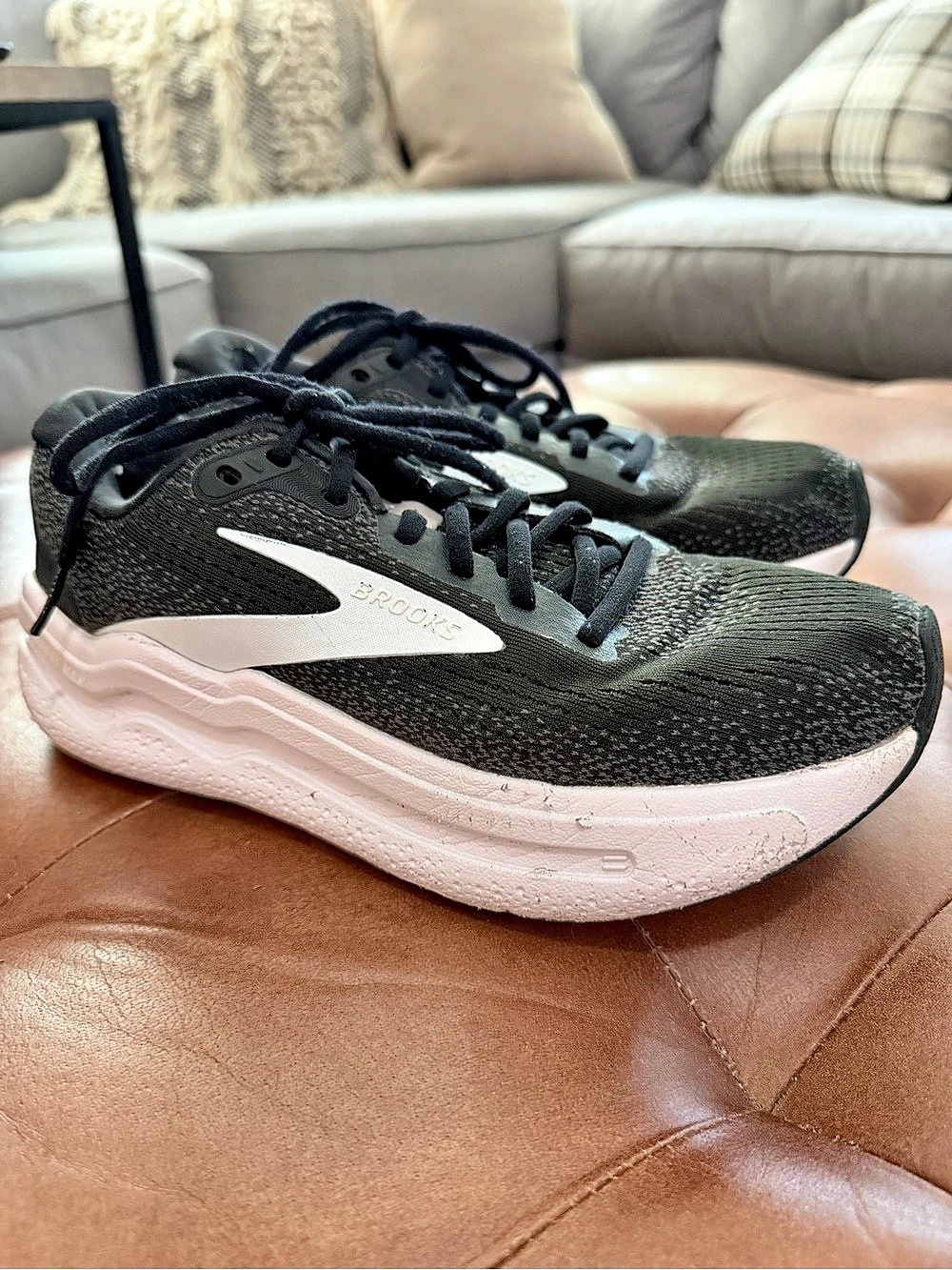 Brooks Ghost Max 2 Women's Running Shoes Black & Pink US 8.5